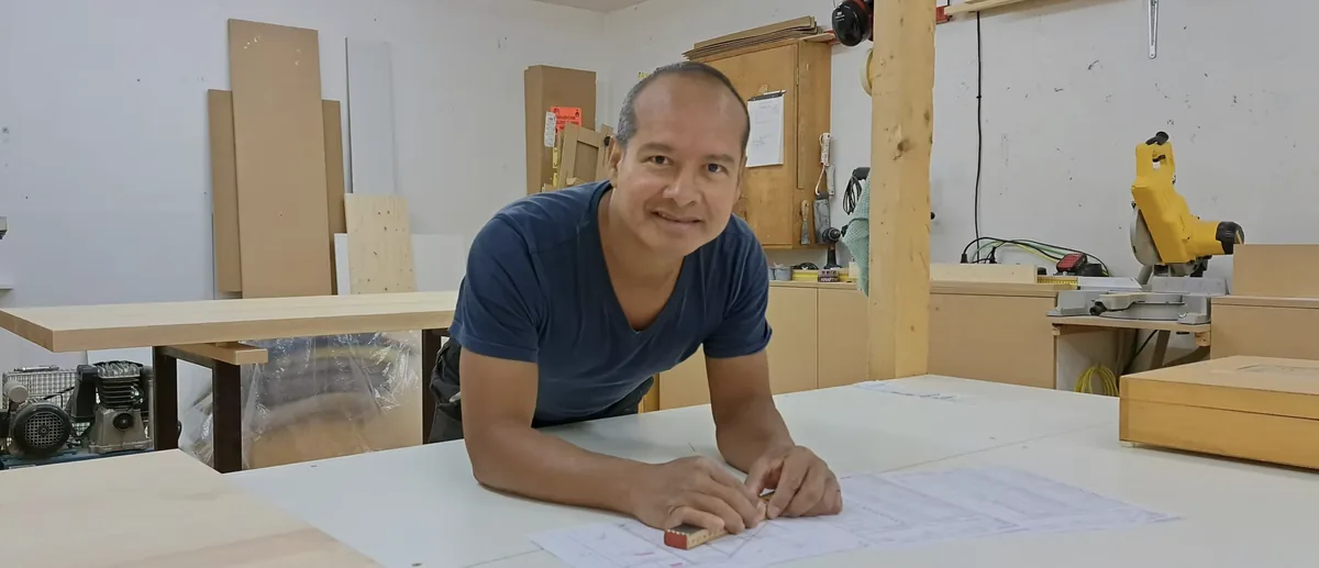 Silviano Pinacho in seiner Schreinerwerkstatt